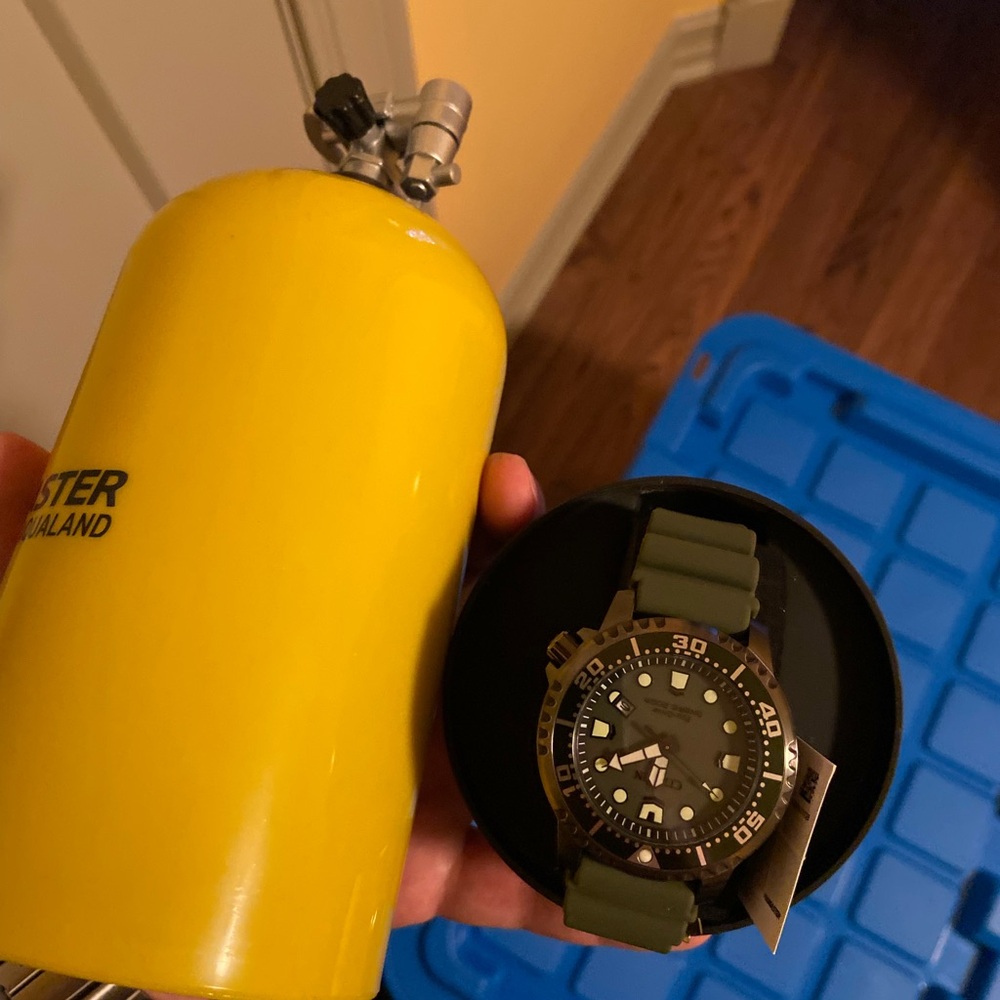 Citizen eco-drive, Green Dive Watch with Yellow Tank